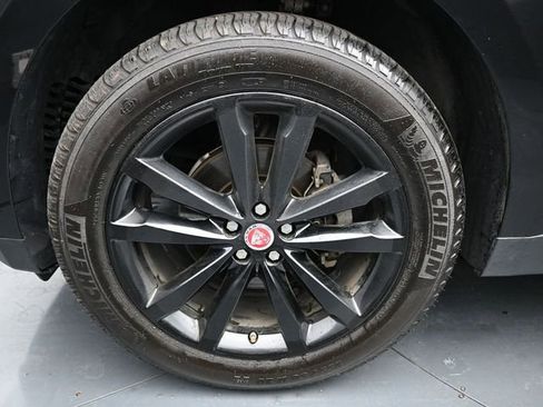 Used 2020 Jaguar F-PACE Prestige image 10