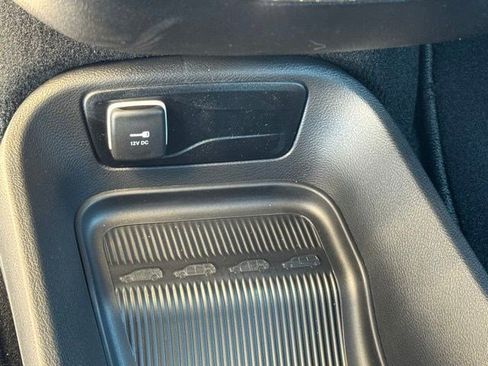 New 2026 Chrysler Pacifica Select w/ S Appearance Package FWD image 24