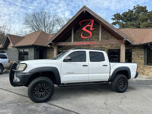 Used 2013 Toyota Tacoma PreRunner w/ Convenience Pkg image 2