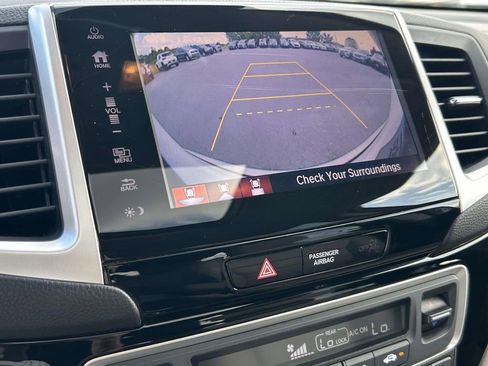 Used 2017 Honda Pilot Touring image 25
