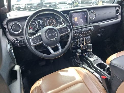 Used 2022 Jeep Wrangler Unlimited Sahara w/ Cold Weather Group AWD/4WD image 14