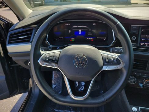 Used 2024 Volkswagen Jetta SE FWD image 27