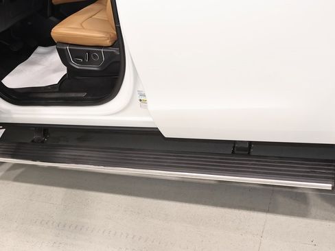 Certified 2024 Ford Expedition Platinum image 46