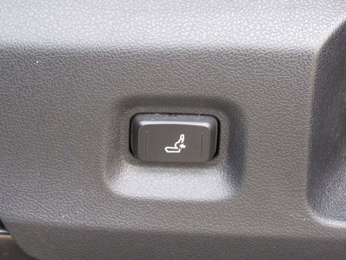 Certified 2024 Toyota Tacoma TRD Off-Road AWD/4WD image 15