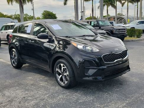 Used 2022 Kia Sportage LX FWD image 2