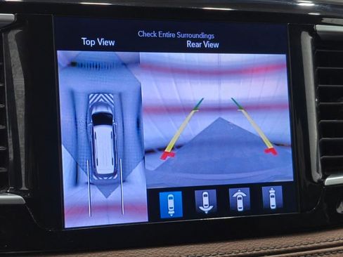 Used 2017 Chrysler Pacifica Limited FWD image 7