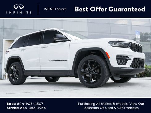 Used 2023 Jeep Grand Cherokee Altitude AWD/4WD image 1