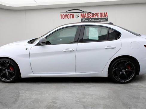 Used 2018 Alfa Romeo Giulia Ti image 2