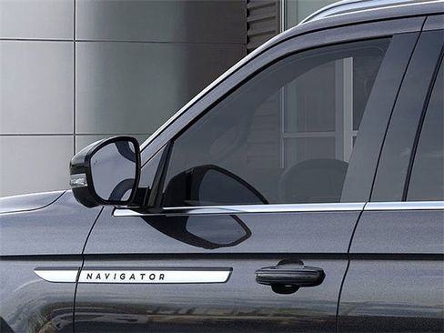 New 2025 Lincoln Navigator Reserve AWD/4WD image 35