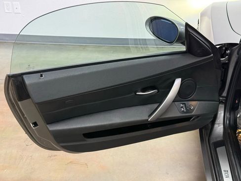 Used 2005 BMW Z4 2.5i image 11