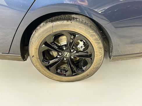 Used 2025 Honda Accord SE image 37