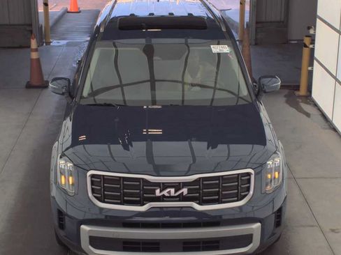 Used 2025 Kia Telluride S FWD image 2