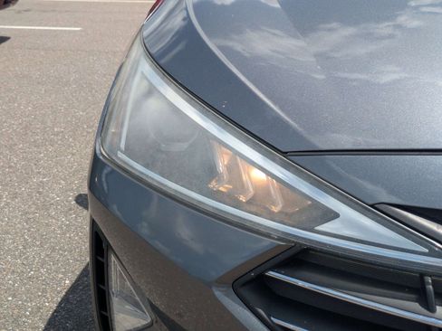 Used 2019 Hyundai Elantra SE FWD image 9
