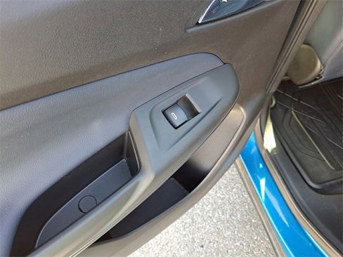 Used 2022 Chevrolet Bolt EUV LT w/ Convenience Package image 16