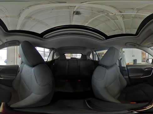 Used 2025 Toyota RAV4 XLE image 45