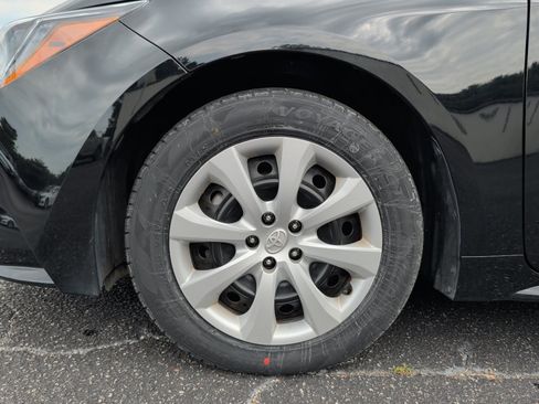 Used 2024 Toyota Corolla LE FWD image 31