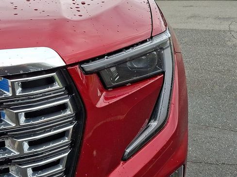 Used 2025 GMC Acadia Denali image 9