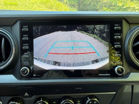 Used 2020 Toyota Tacoma TRD Sport AWD/4WD image 20