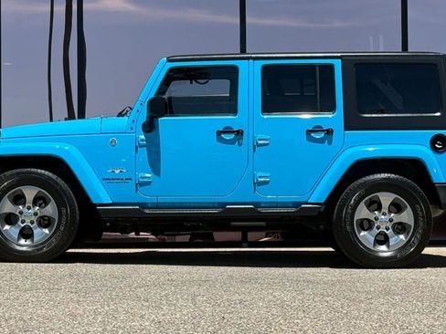 Used 2017 Jeep Wrangler Unlimited Sahara w/ Max Tow Package AWD/4WD image 5