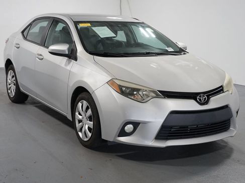 Used 2014 Toyota Corolla LE FWD image 3