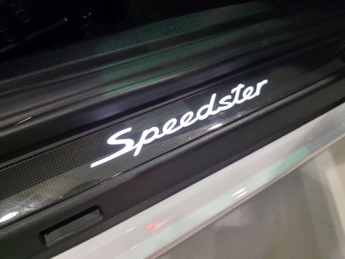 Used 2019 Porsche 911 Speedster RWD image 47