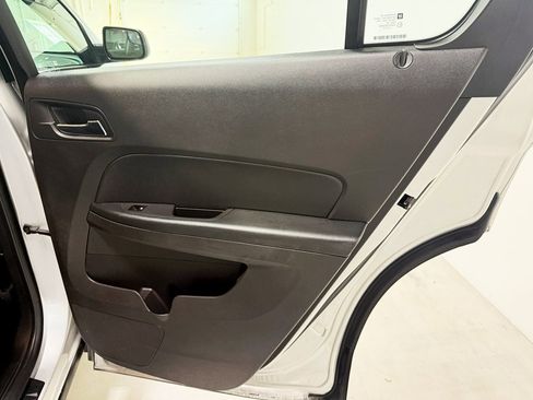 Used 2013 Chevrolet Equinox LS image 30