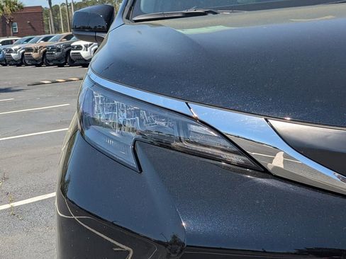New 2026 Toyota Sienna XLE FWD image 10