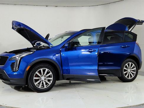 Used 2021 Cadillac XT4 Sport w/ Cold Weather Package image 10