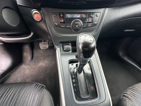 Used 2019 Ford Fiesta SE image 18