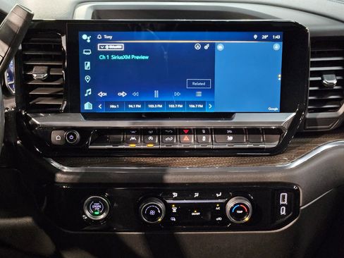 Used 2023 Chevrolet Silverado 1500 LT image 16