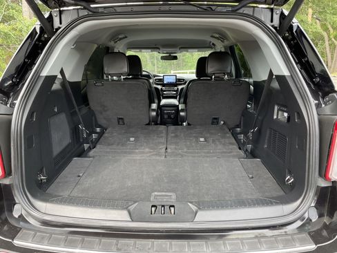 Used 2023 Ford Explorer Limited w/ Equipment Group 301A RWD image 51