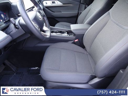 Used 2025 Ford Explorer Active image 10