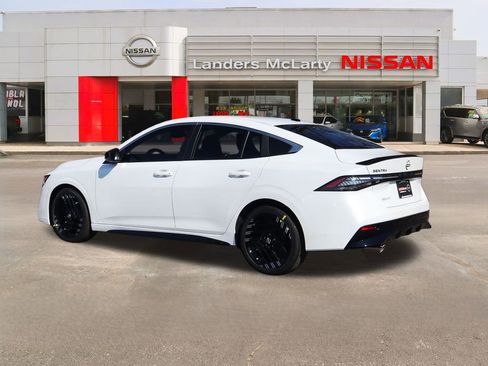 New 2026 Nissan Sentra SR w/ Floor Mat Package image 5