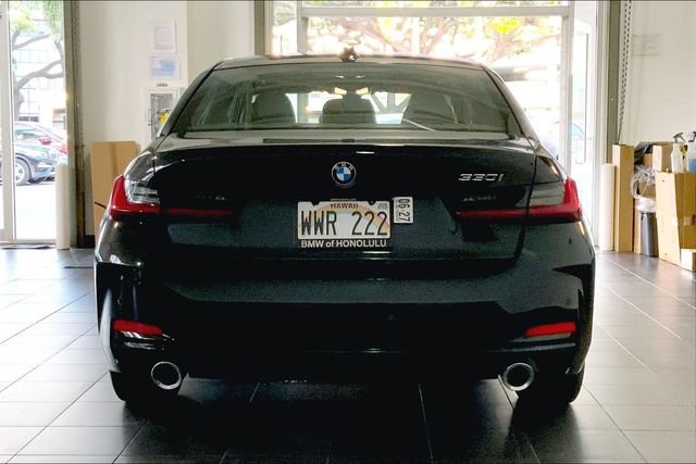 Used 2023 BMW 330i Sedan w/ Parking Assistance Package RWD image 4