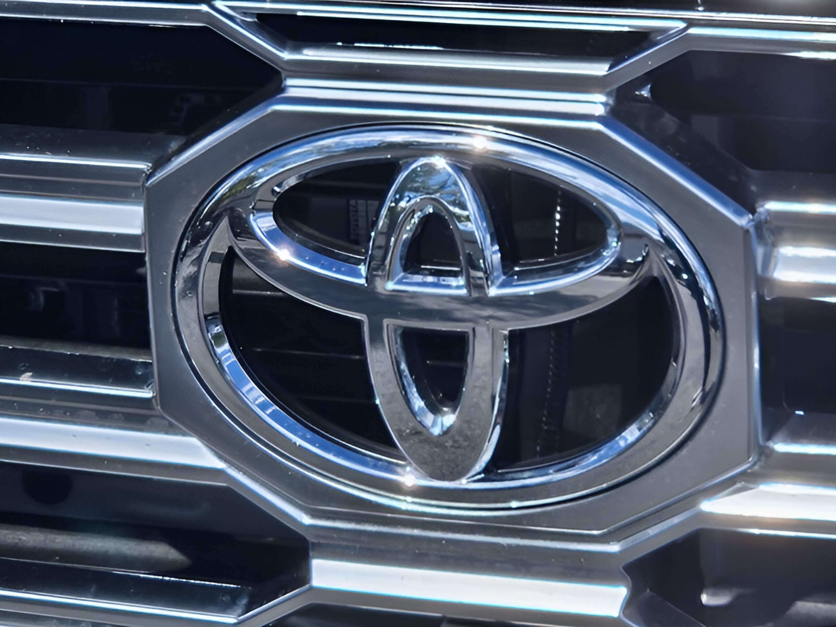 Used 2026 Toyota Sequoia Capstone AWD/4WD image 38