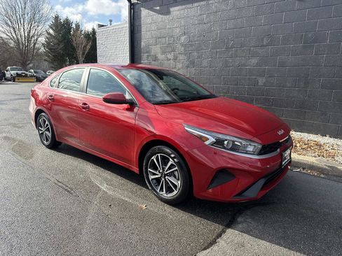 Used 2024 Kia Forte LXS image 4