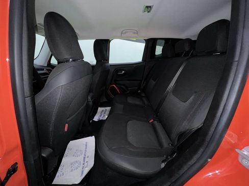 Used 2017 Jeep Renegade Trailhawk AWD/4WD image 27