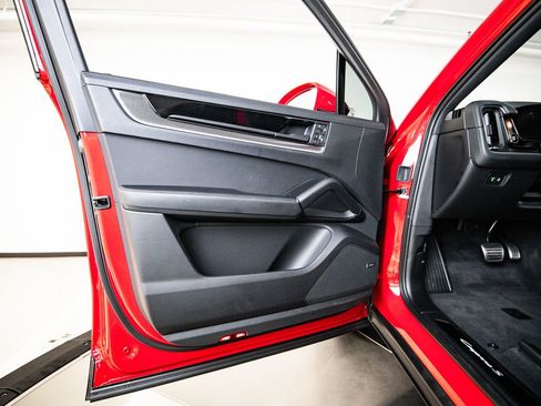 New 2026 Porsche Cayenne S AWD/4WD image 23