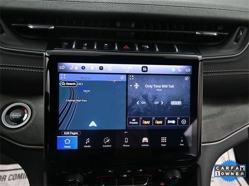 Used 2025 Jeep Grand Cherokee Limited w/ Luxury Tech Group II image 19