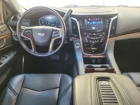 Used 2020 Cadillac Escalade Luxury image 39