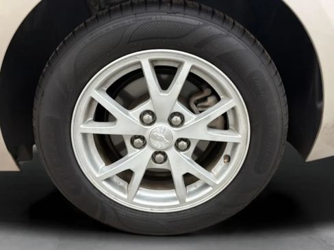 Used 2013 Chevrolet Malibu LS FWD image 25