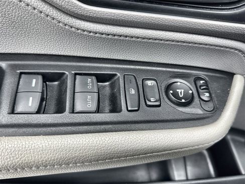 Used 2018 Honda Odyssey LX image 18