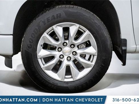 Used 2022 Chevrolet Silverado 1500 Custom image 37