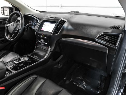 Used 2019 Ford Edge Titanium image 13