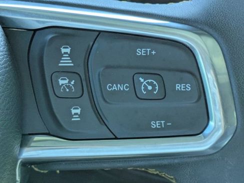 Used 2024 Jeep Wrangler Unlimited Sahara AWD/4WD image 24