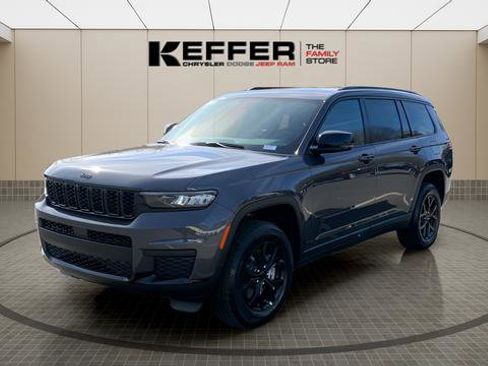 New 2025 Jeep Grand Cherokee L Altitude image 1