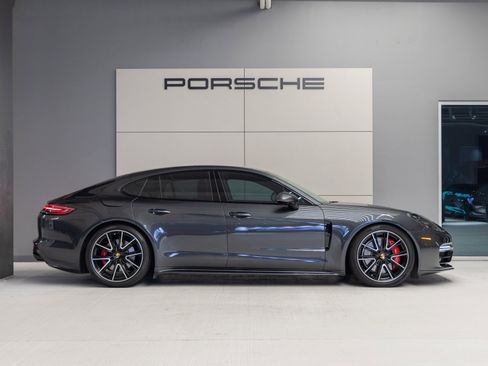 Certified 2020 Porsche Panamera GTS image 8