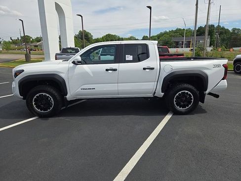 New 2026 Toyota Tacoma TRD Off-Road AWD/4WD image 9