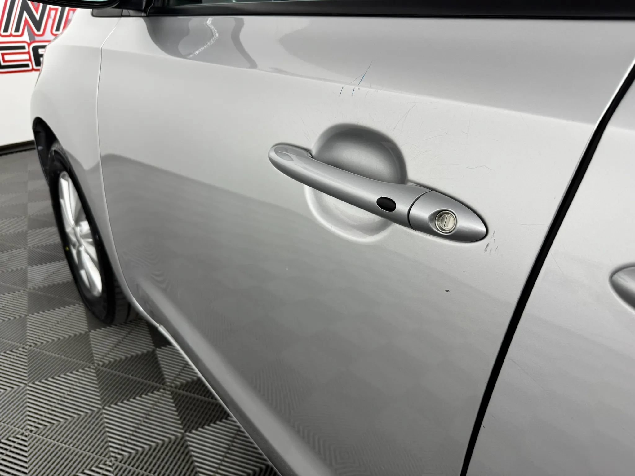Used 2017 Kia Sedona LX w/ LX Essentials Premium Package FWD image 24
