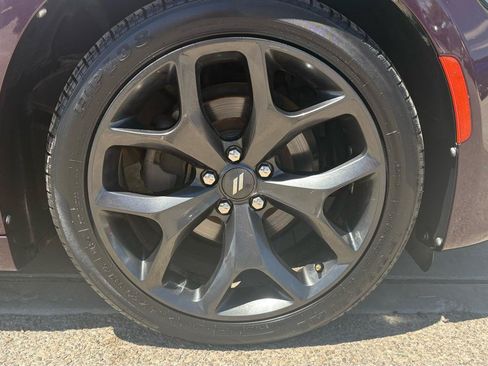 Used 2020 Dodge Charger SXT w/ Blacktop Package RWD image 2